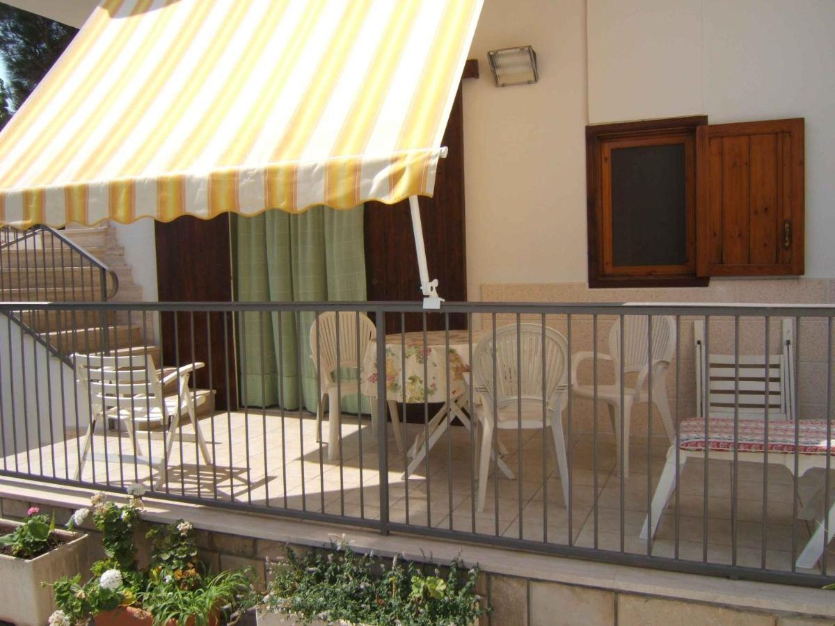 Casa Vacanze Claude Casalabate Exterior foto